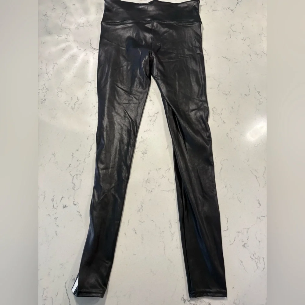 SPANX Faux Leather Side Stripe Legging Size M - Picture 3 of 8